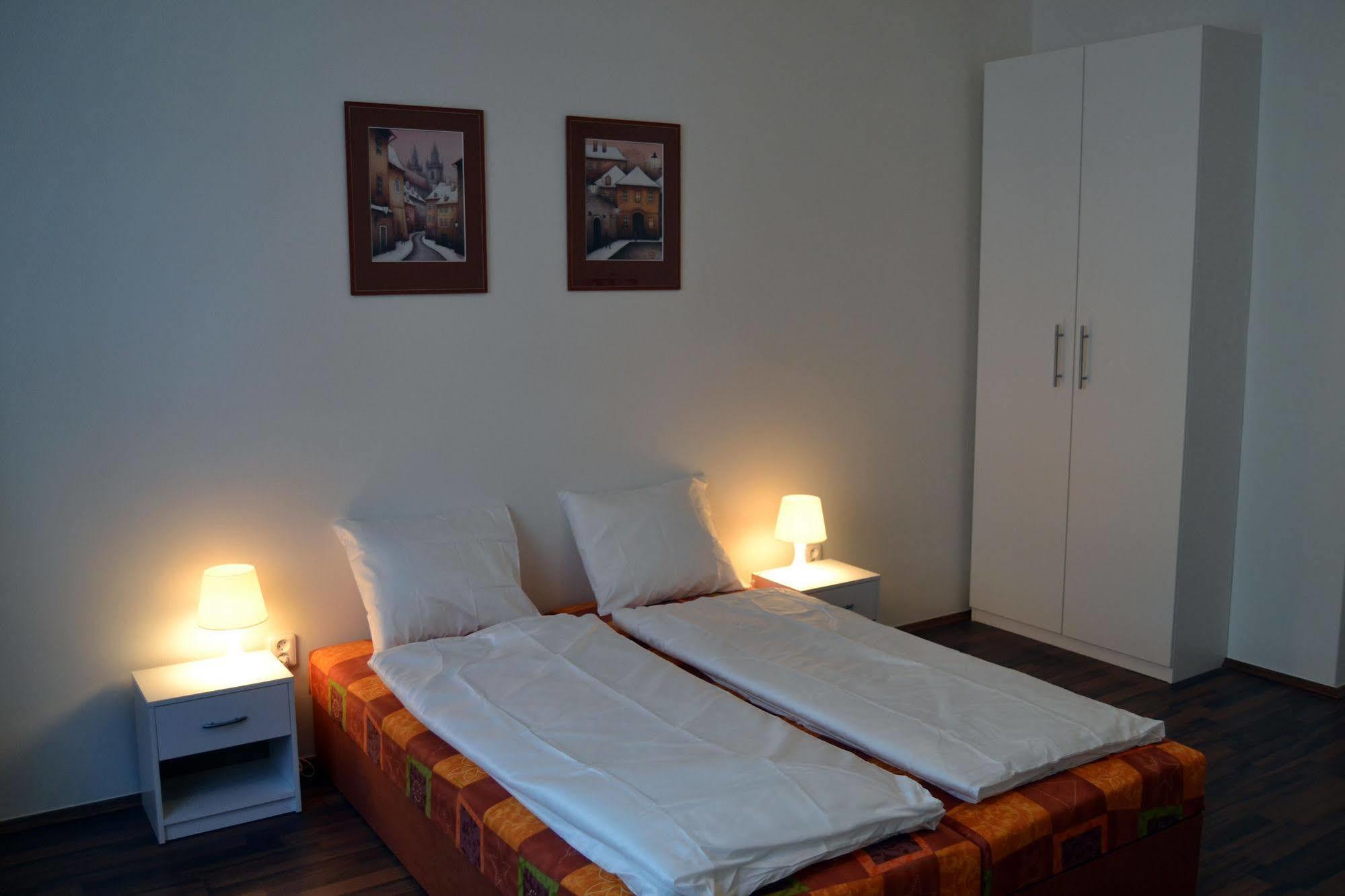 Jezerka Apartments Prague Exterior photo