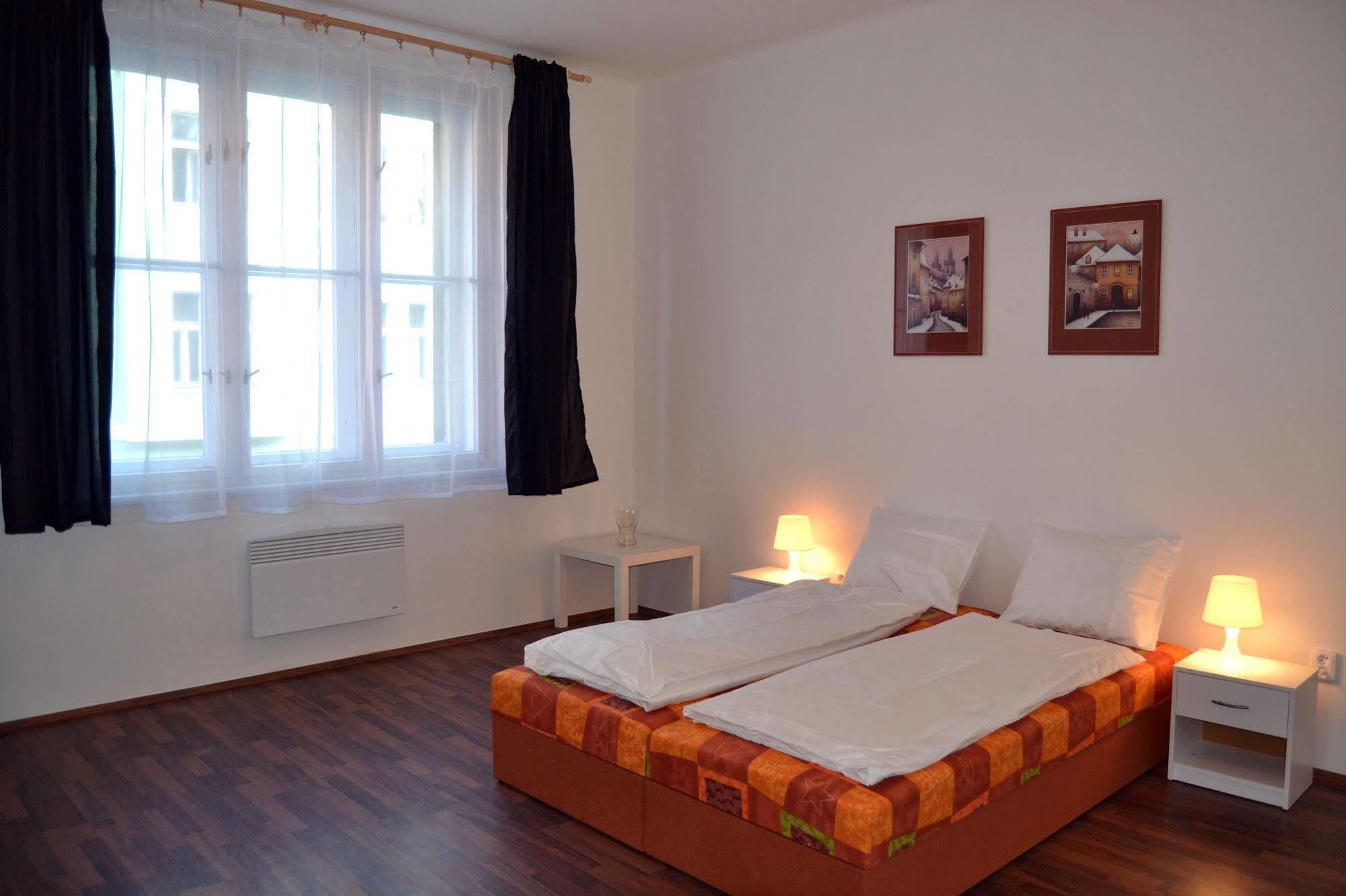 Jezerka Apartments Prague Exterior photo